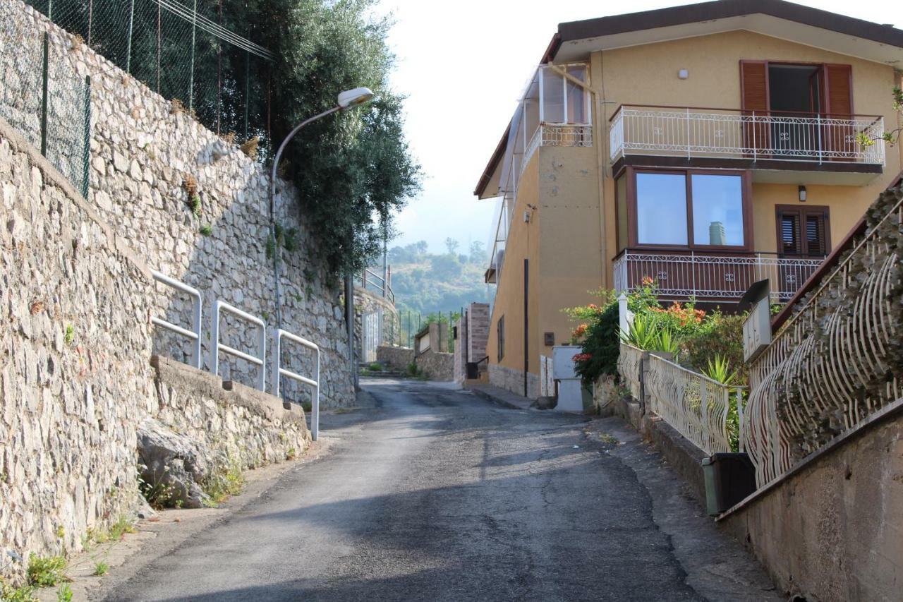 Acasadivalentina Villa Maranola Exterior photo